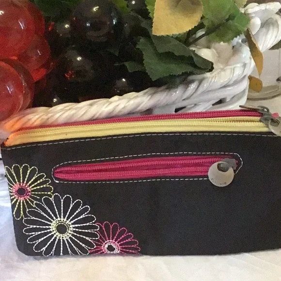 TRAVELON - Picture 3 of 8